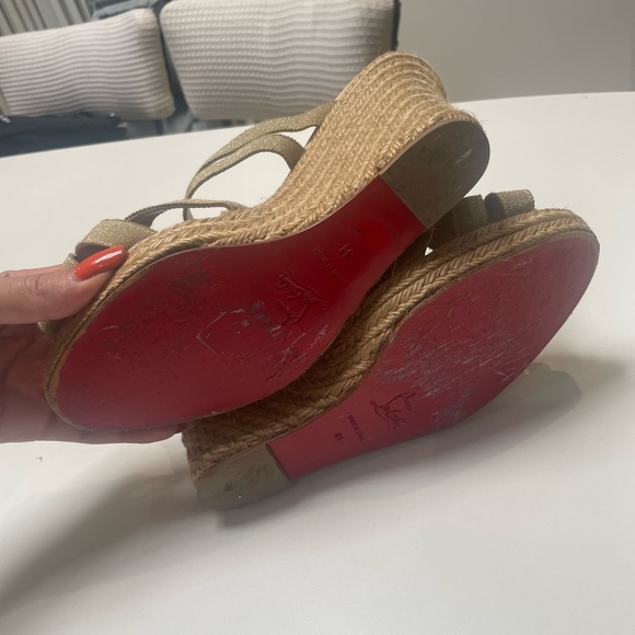 Christian Louboutin Wedge Sandals with Peep-Toe Design - Picture 5 of 7